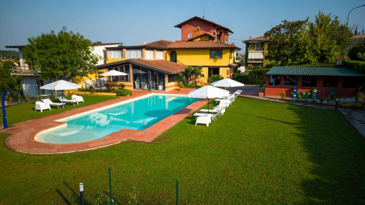 Sweet Apartments Peschiera del Garda Exterior photo