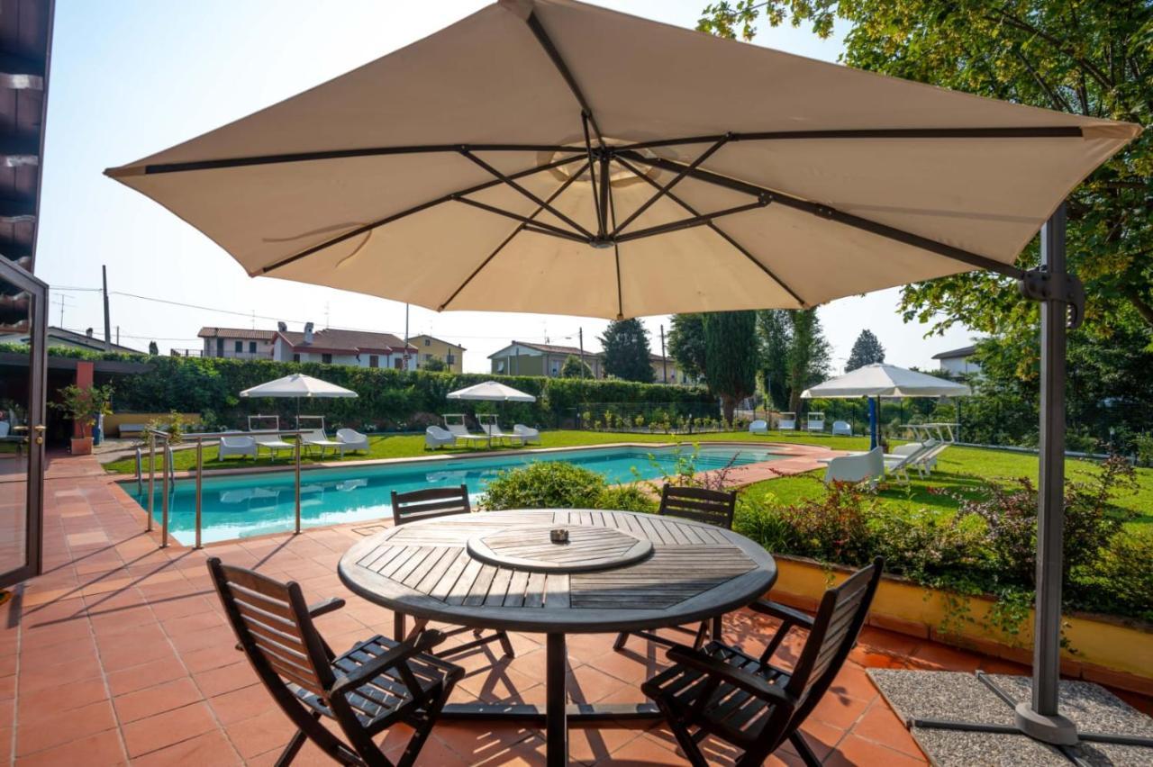 Sweet Apartments Peschiera del Garda Exterior photo
