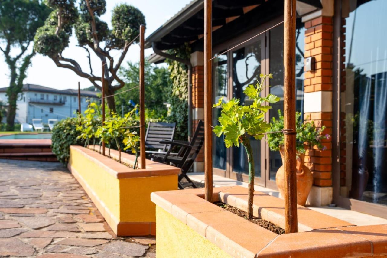 Sweet Apartments Peschiera del Garda Exterior photo
